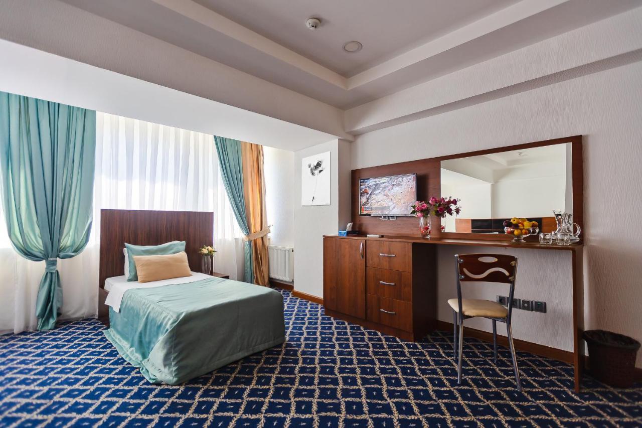 Demir Yol Plaza Hotel Baku Extérieur photo